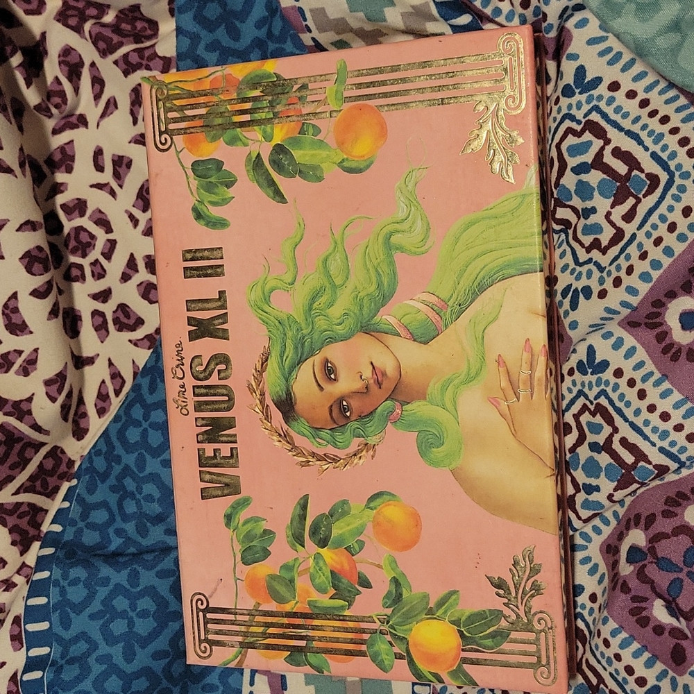 Lime crime Venus eyeshadow palette